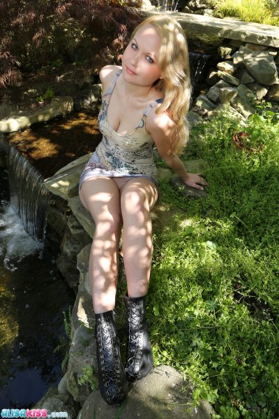 Alisa Kiss Hot Cosplay In Public