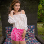 Allie Reed Takes Off Her Pink Shorts Cosmid