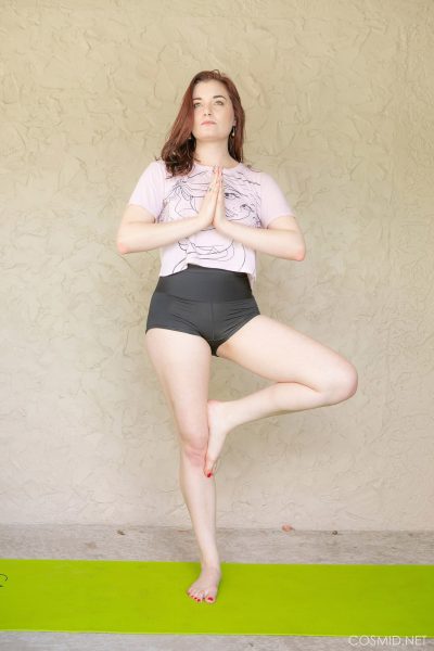 Amber Smith Does Some Yoga Cosmid