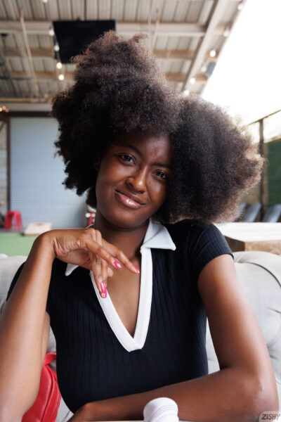 Angel Avril Dine and Dash 1 Zishy