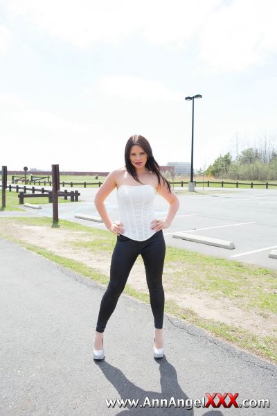 Ann Angel XXX Flashing In The Park