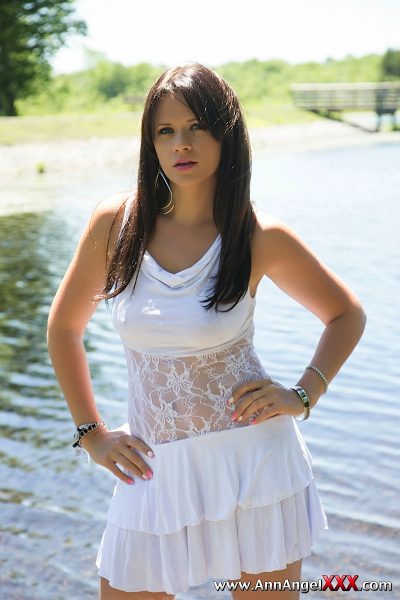 Ann Angel XXX Park Flasher