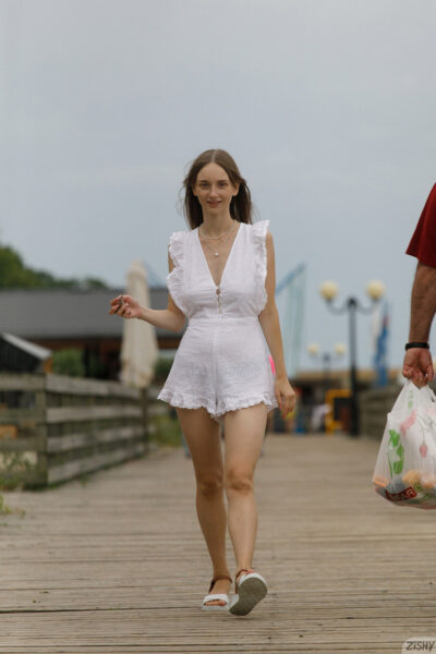 Ariel Gossimer Black And White 1 Zishy