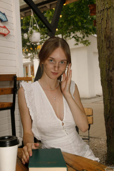 Ariel Gossimer Black And White 1 Zishy