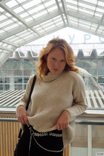 Arina Bik Sucker For Red Zishy