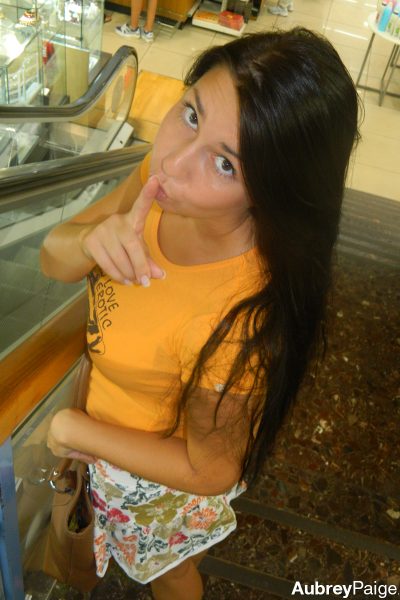 Aubrey Paige Sexy Mall Selfies