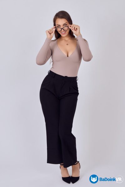 Bella Rolland Working Pro Boner BaDoinkVR