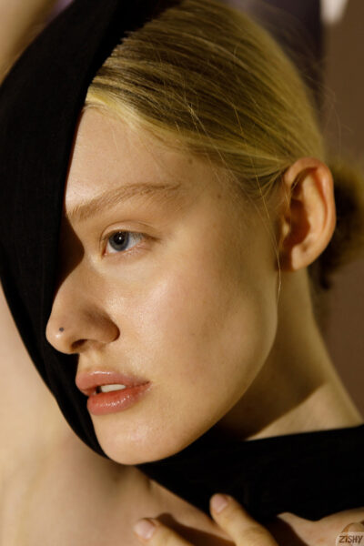 Cami Sembrabella Art Is A Scam Zishy