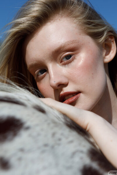 Cami Sembrabella Western Fashion 1 Zishy