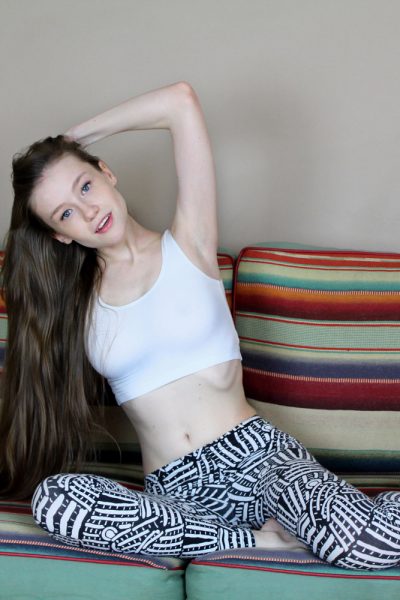 Emily Bloom Casual Nude Beauty