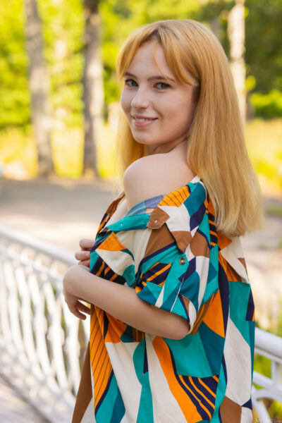 Erika Fox Presenting Erika Fox Met Art