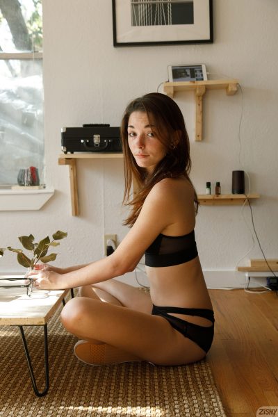 Hannah Tarley Tie Your Shoes Zishy