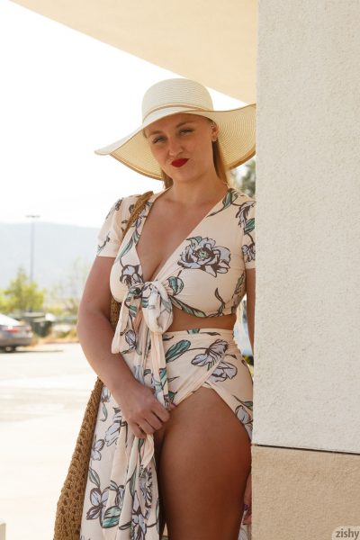 Harley Woodburn Ren Faire Babe Zishy