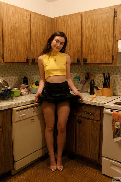 Iliza Monteforte Off White 1 Zishy