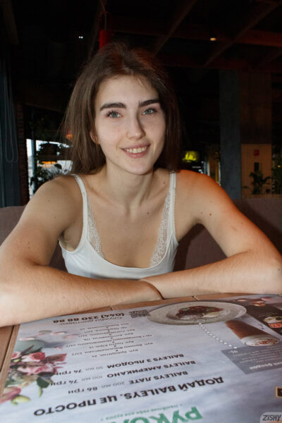 Jacie Verbena Tea With Honey Zishy