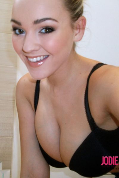 Jodie Gasson Bath Candid