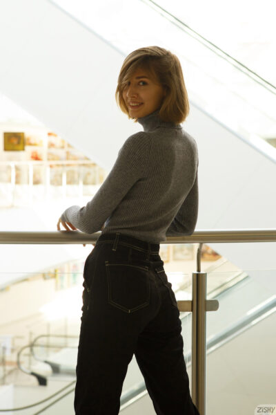 Jody Naitos Bold In Cold Zishy