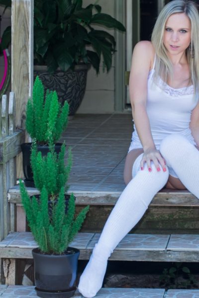 Kandie Poolside Beauty Phil Flash