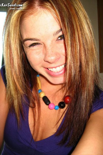 Kari Sweets Bottomless Candids