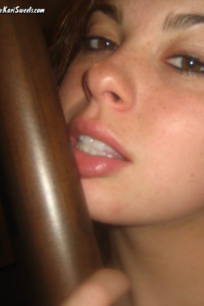 Kari Sweets Pussy Slip Selfies