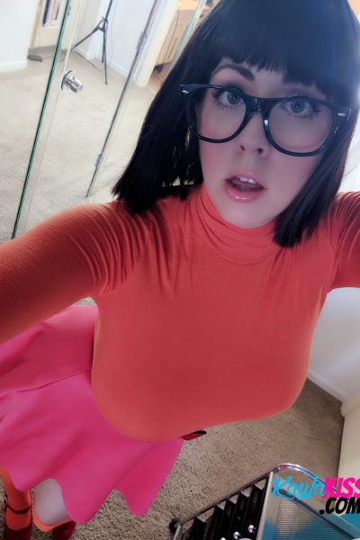 Kayla Kiss Velma Cosplay