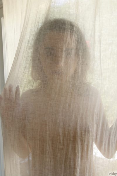 Kylie Quinn Shower Zishy