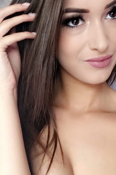 Lauren Louise Nude Selfies