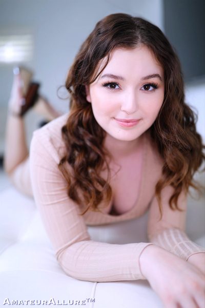 Leana Lovings Amateur Allure