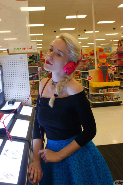 Leisel Bonnke In The Seasonal Aisle Zishy