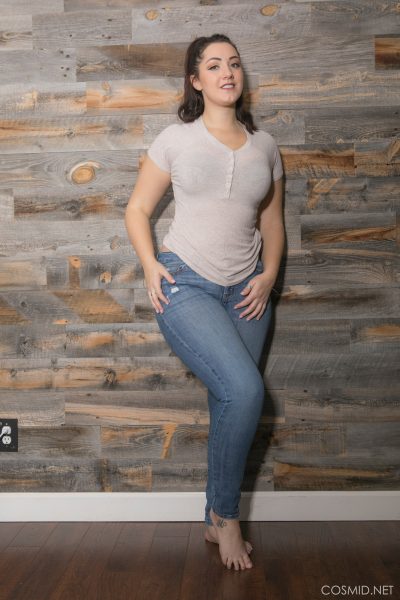 Lexi Lloyd Jeans and Boobs Cosmid