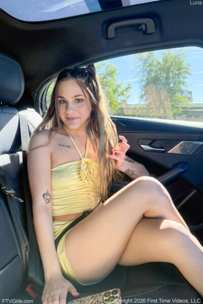 Luna Spreads At Home FTV Girls