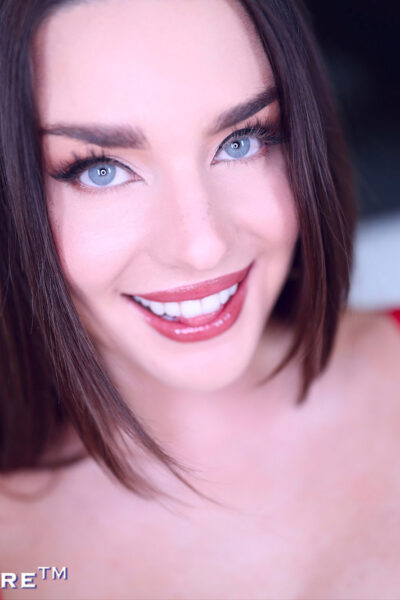 Maddie Wren Sweet Nurse Amateur Allure