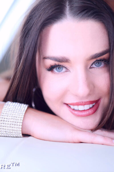 Maddie Wren Sweet Nurse Amateur Allure