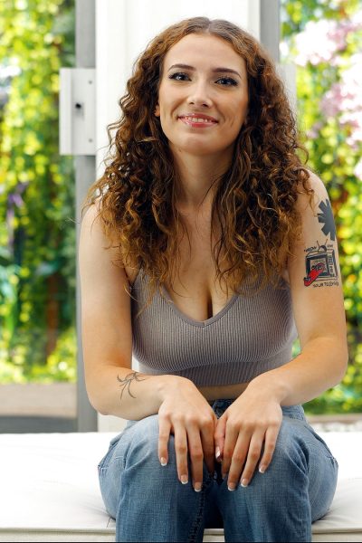 Malissa Cute Curly Hair Girl With A Mischievous Smile Net Video Girls