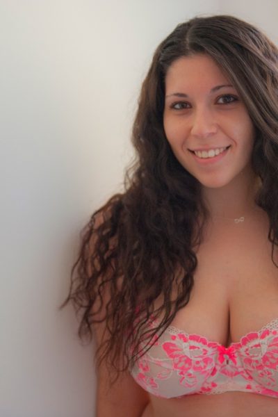 Mallorie Cute and Busty Cosmid