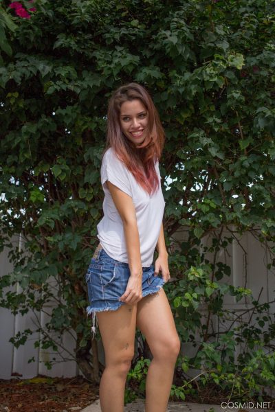 Marina Rossi In The Backyard Cosmid