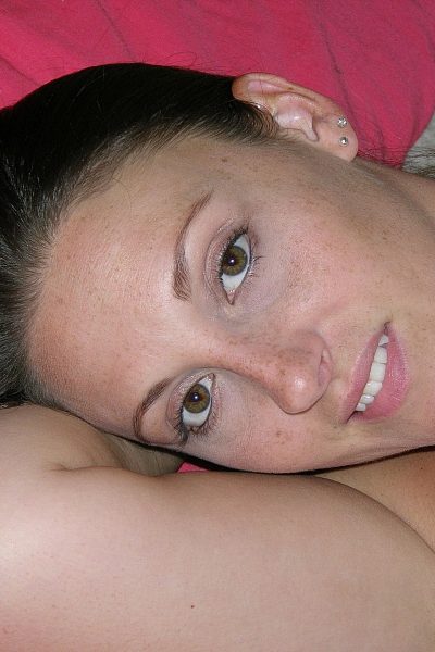 Melanie Busty True Amateur Model