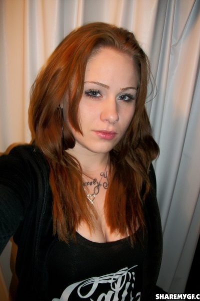 Mia More Nude Selfies