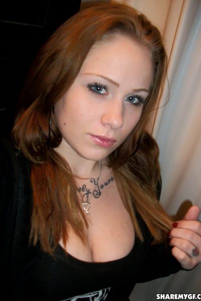 Mia More Nude Selfies