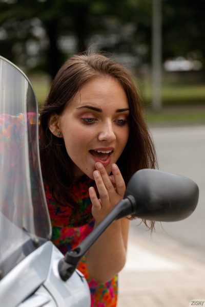 Oxana Chic Visits A Chic Hotel Zishy