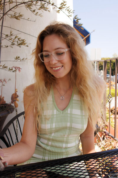 River Lynn The Sunny Grill Zishy