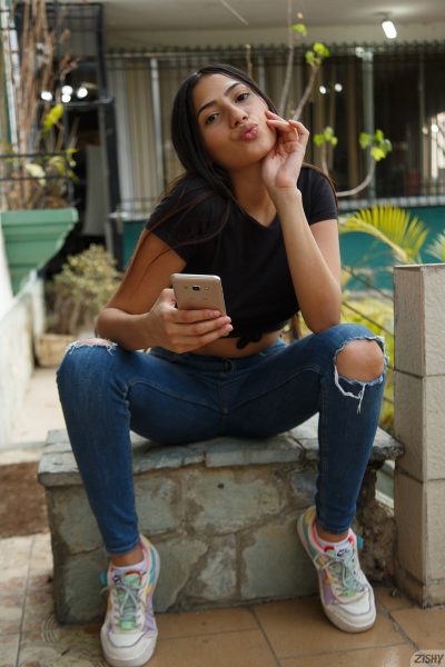 Susanna Torres Dark and Long Zishy