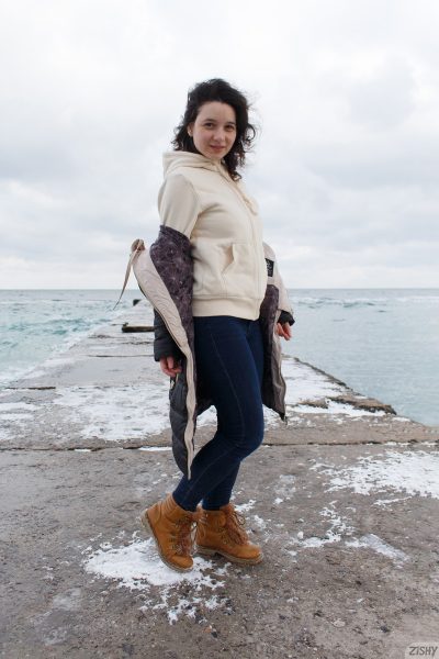 Tasia Loomer Cold Cuddles Cafe Zishy