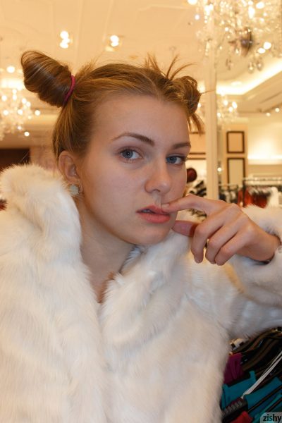 Tatiana Penskaya Mall Flasher Zishy