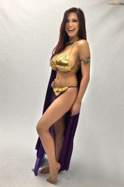 Tessa Fowler Rare Home Selfies