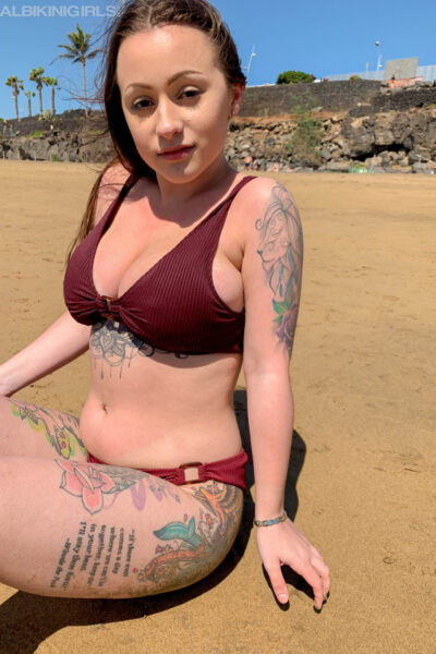 Tia B Sandy Boobs Real Bikini Girls