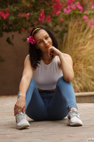 Tracy Maura Lagoon Like Zishy