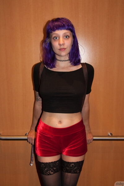 Zelda Andover Rides Fixie Zishy